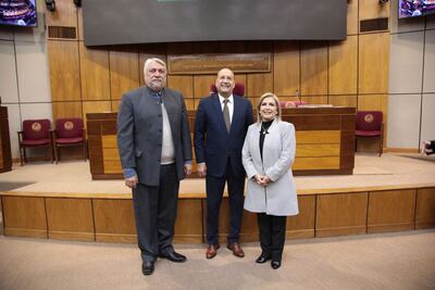 Nueva mesa directiva del Senado, presidida por Óscar "Cachito" Salomón (ANR, oficialista), el vicepresidente 1º, Fernando Lugo (FG) y la vicepresidenta 2ª, Hermelinda Alvarenga (PLRA).