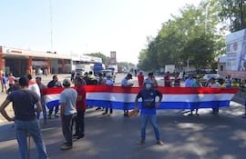 Cierre de ruta entre los departamentos de Guairá y Paraguari.