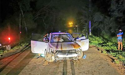 La camioneta Ssangyong Korando que volcó el domingo de noche en la zona del Anfiteatro de San Ber.