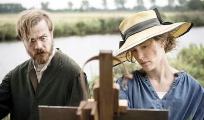 La actriz suiza Carla Juri se pone en la piel de la artista plástica alemana Paula Becker, para mostrar un retrato del desarrollo de su vida artística.