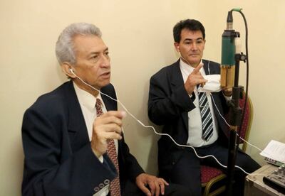 Los profesores Ramón Silva y Fernando Ortega están a cargo de la traducción de la sesión de la Corte al idioma guaraní.