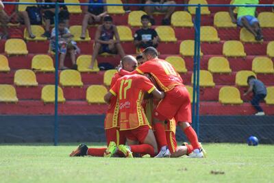 Martín Ledesma goleó 3-0 al Sportivo Iteño.