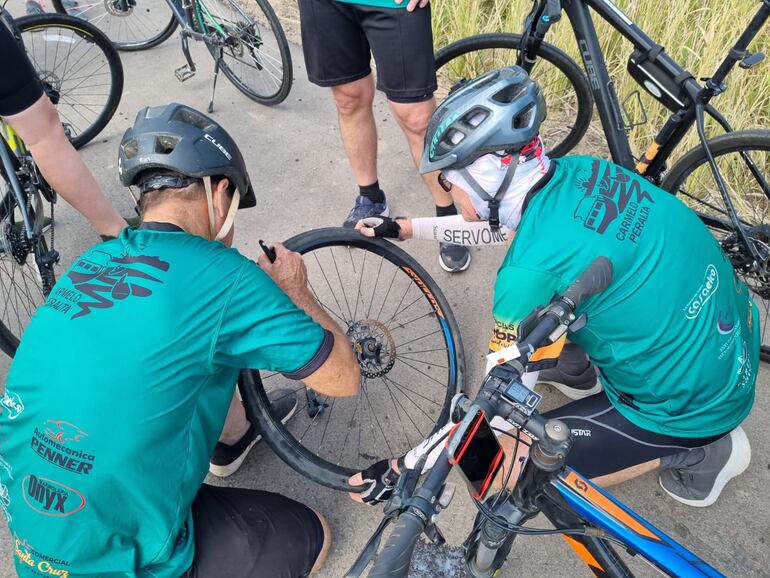 La aventura en bicicleta no está exenta de sorpresas. La ruta Bioceánica es el primer trayecto asfaltado en el Alto Paraguay.