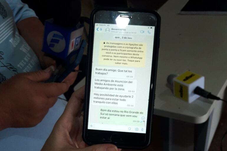 Mensaje de texto que el falso funcionario enviaba al brasileño.