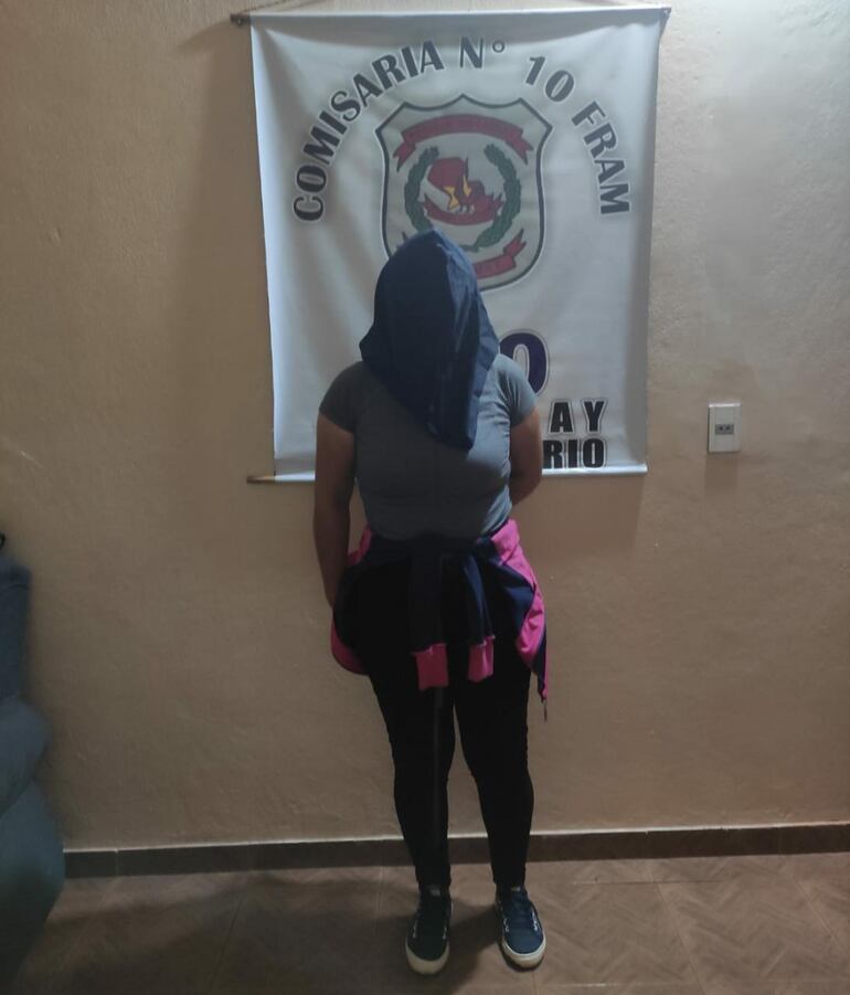 Mujer detenida tras intento de asalto en Fram.