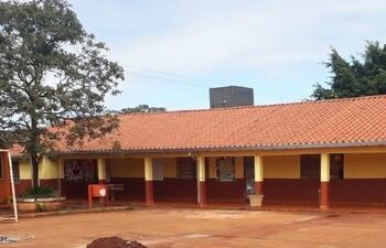 La escuela N° 2.411 y el colegio nacional Mariscal Francisco Solano López están ubicados en Hernandarias.