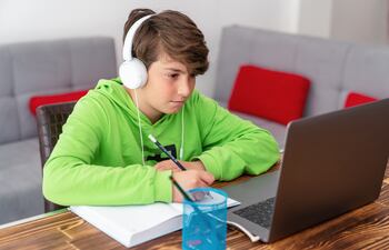 La organización en favor de los derechos humanos Amnistía Internacional (AI) y la Fundación Botnar anunciaron un programa para promover los “derechos digitales” de jóvenes y niños, que sufren riesgo de abusos y exposición a contenidos inapropiados en internet, entre otras amenazas.