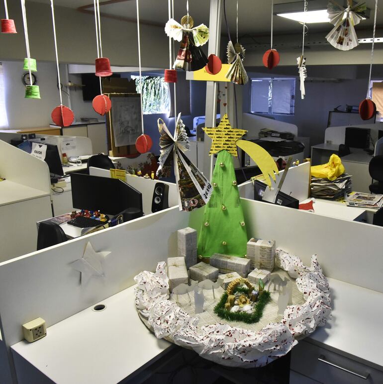 Los chicos de Marketing prepararon este pesebre, inspirado en un oasis.