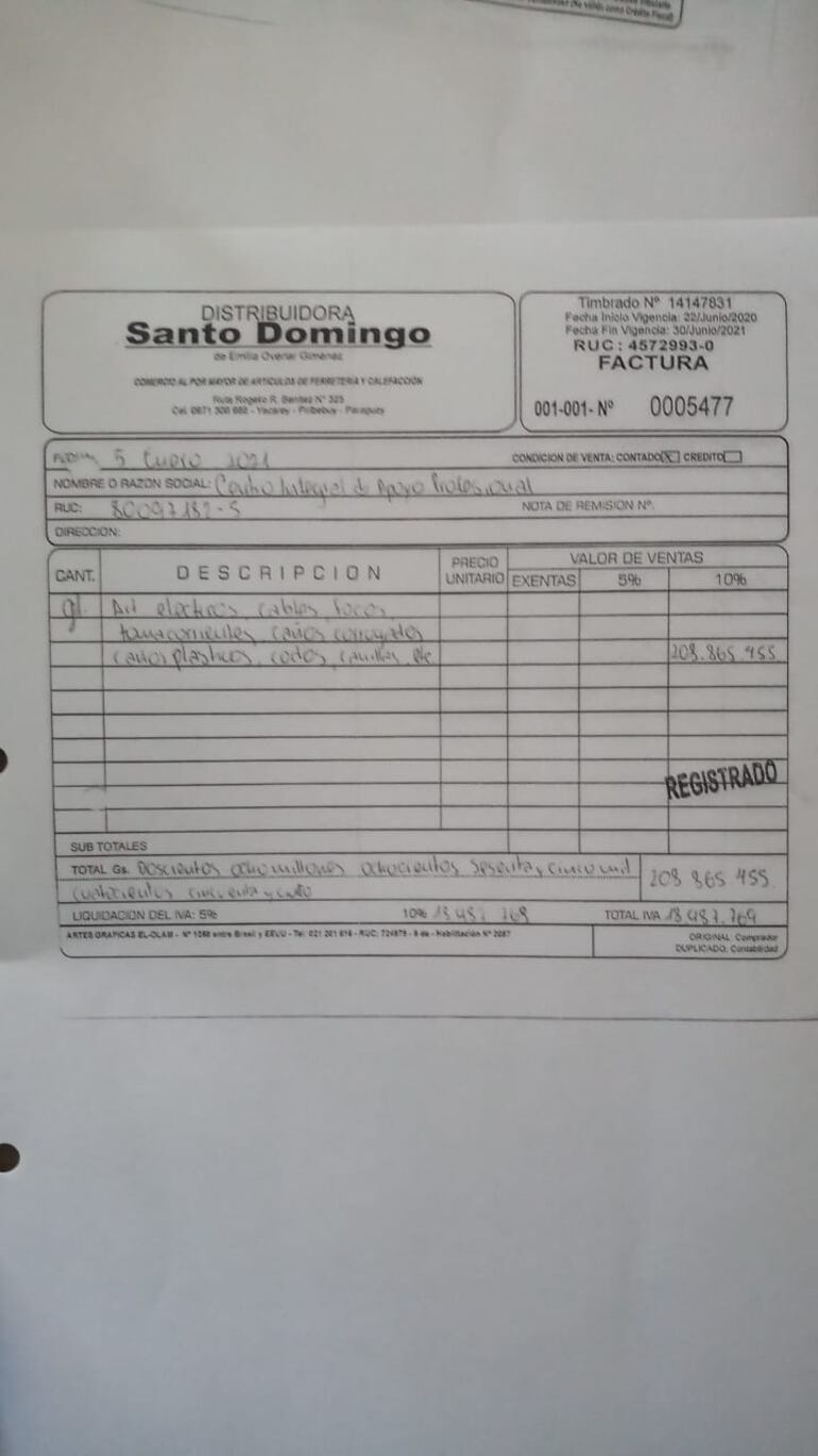 Facturas presuntamente adulteradas atribuidas al comercio Santo Domingo.