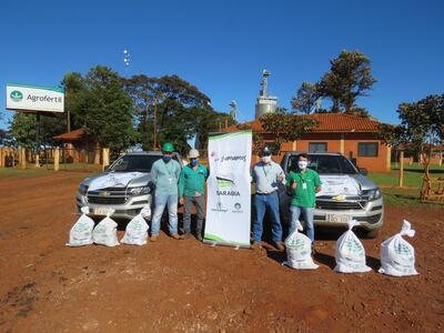 Distribución de los kits de alimentos de la campaña "Juntos sumamos" desde el Silo Troncal 3 de Agrofértil.