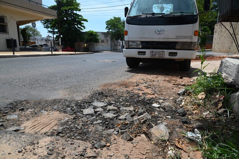 Bache sobre la Avenida Ygatimi y Teniente Buongermini.