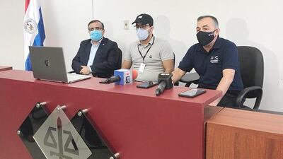 De izq. a der.: René Fernández, Rodrigo Estigarribia y Emilio Fúster. Fue ayer en C. del Este.