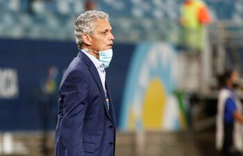 El entrenador Reinaldo Rueda de Colombia. EFE/Sebastiao Moreira