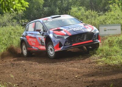 El Hyundai i20 N Rally 2 de Fabrizio Zaldívar durante el Rally Trans-Itapúa, la segunda fecha del Campeonato Nacional de Rally.