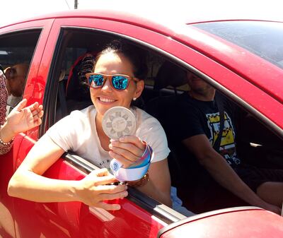 Johanna Ghiringhelli, integrante de la Selección Paraguaya Femenina de Básquet, llegó en la siesta de hoy a su ciudad natal, Pilar.