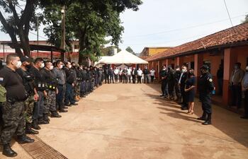 El acto inaugural reunió a la ministra, Cecilia Pérez, y autoridades penitenciarios.