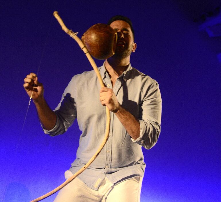 El tenor José Mongelós durante el estreno de “Ñomongeta”, en Paraguay, el año pasado en el mes de agosto.