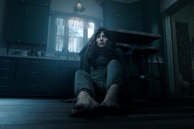 Annabelle Wallis en "Maligno", desde hoy en cines de Paraguay.