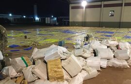 Cargamento de más de 20 toneladas de marihuana en la colonia Estrella, departamento de Amambay.