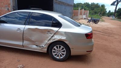 Grupo armado roba vehículo con chapa Argentina