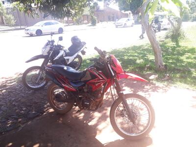 La motocicleta fue encontrada abandonada a varias cuadras del lugar del enfrentamiento.