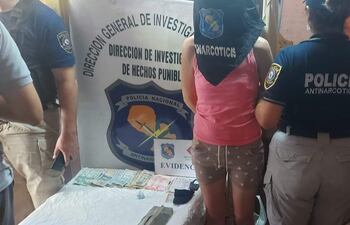 Leticia Carolina Flores Céspedes, detenida en su vivienda de Lambaré, desde donde operaba luego de ser beneficiada con medidas alternativas a la prisión en el 2019.