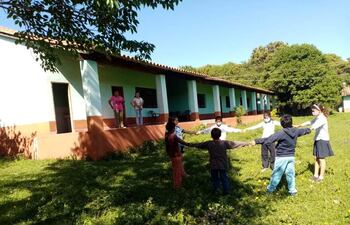 Unos 150 niños siguen sin recibir sus kit de alimentos.