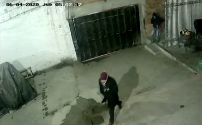 El asalto se inició a las 05:07 de ayer, cuando los asaltantes llegaron con la contadora.