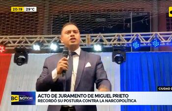 Miguel Prieto realizó su juramento como Intendente reelecto en el Este del país