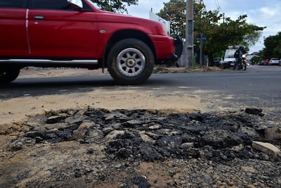 Estado en que quedó la calle Lillo luego de que la Essap rompiera de nuevo la pavimentación asfáltica para reparar un caño.