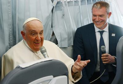 El papa Francisco se mostró dispuesto a devolver, en la medida que sea posible, las obras de arte de la época de la colonización de América presentes en las colecciones de los Museos Vaticanos y reclamadas por los pueblos indígenas, durante la rueda de prensa hoy en el regreso de su viaje a Hungría.