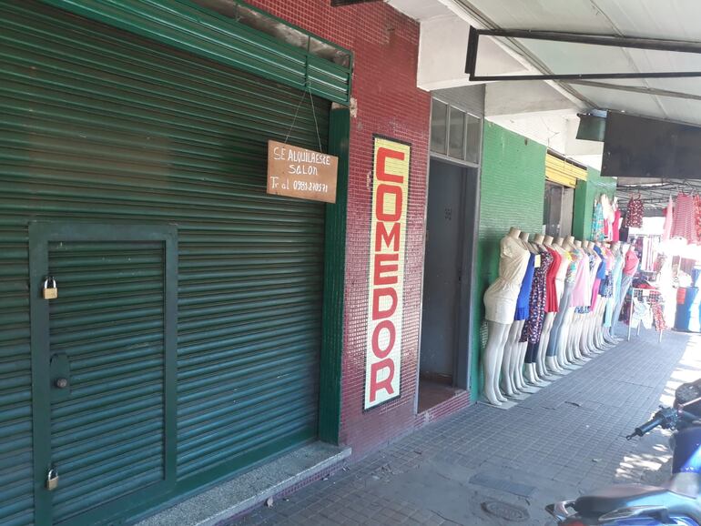 Varios son los rubros que debieron desistir y cerraron ante el escaso movimiento comercial en la ciudad de San Lorenzo.