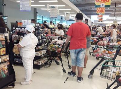 Ayer, además de la confusión por los mensajes sobre Pytyvõ, también colapsó el sistema y se vieron largas filas en los súper.