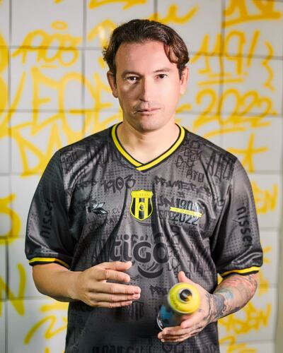 El capiateño Fernando Fabián Fernández Acosta, nacido el 8 de enero de 1992, es nuevo futbolista de Cerro Porteño. Los detalles del contrato aún no fueron revelados.