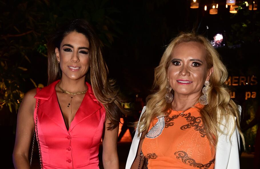 Karina Egüez y Sara Allianquant.