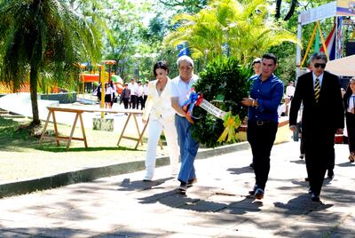 Las autoridades locales rindieron homenaje a la fundación de la ciudad de Presidente Franco.