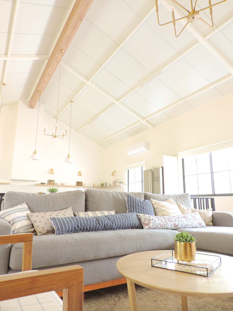 Arquitectas Nathalia y Patricia Lavigne. Sala.