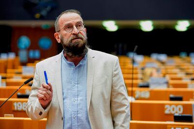 Jozsef Szajer, el ultraconservador y homófobo miembro del Parlamento Europeo descubierto en una orgía gay.
