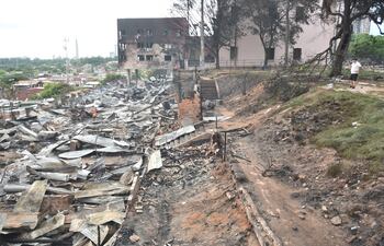 Centro Cultural El Cabildo, afectado por las llamas.