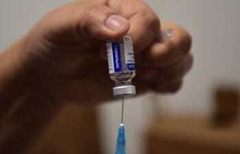 Hoy martes continúa la vacunación de los trabajadores de la salud que recibieron el mensaje de agendamiento.