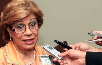 Gladys Bareiro de Módica.