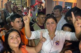 Colorados insisten en que su candidata, la doctora Liz Meza, ganó la gobernación por 28 votos de diferencia.