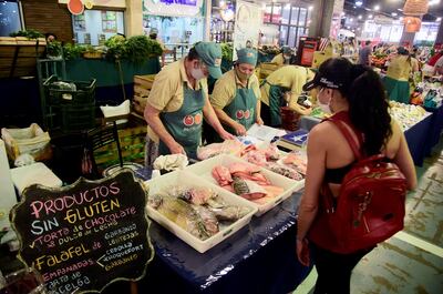 Variada oferta se dispone en la tradicional feria de Agroshopping.