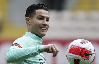 Cristiano Ronaldo, 37 años, enfrenta hoy su último obstáculo camino al Mundial de Qatar.