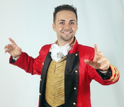 Santiago Palumbo dirige “El Mega Showman”, un musical inspirado en la vida de P.T. Barnum.