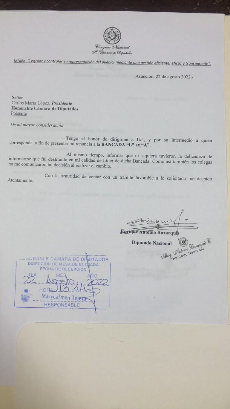 Nota presentada días atrás por el diputado Antonio Buzarquis comunicando su destitución como líder de la Bancada L.