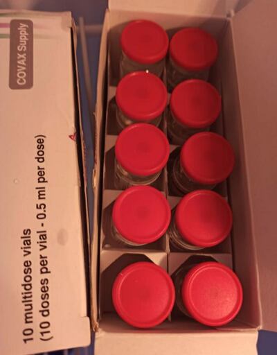 Vacunas AstraZeneca llega al hospital de Ayolas