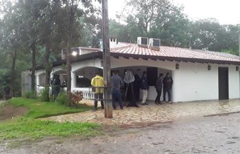 Una de las viviendas allanadas este martes por el caso Juliette, en Atyra.