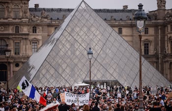 Anti-vaccination demonstration in Paris