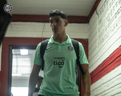 Allan Wlk, titular en Olimpia ante General Caballero JLM.